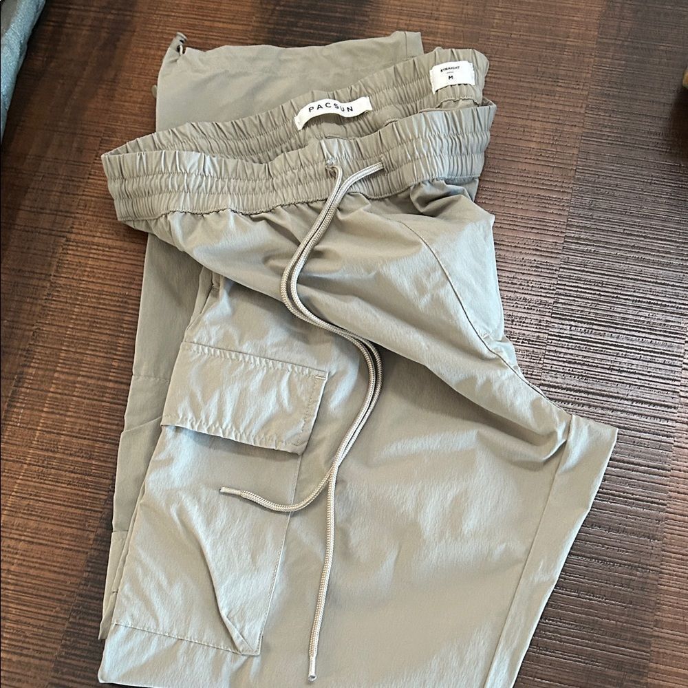 PacSun Men's Cargo Pants in Light Gray